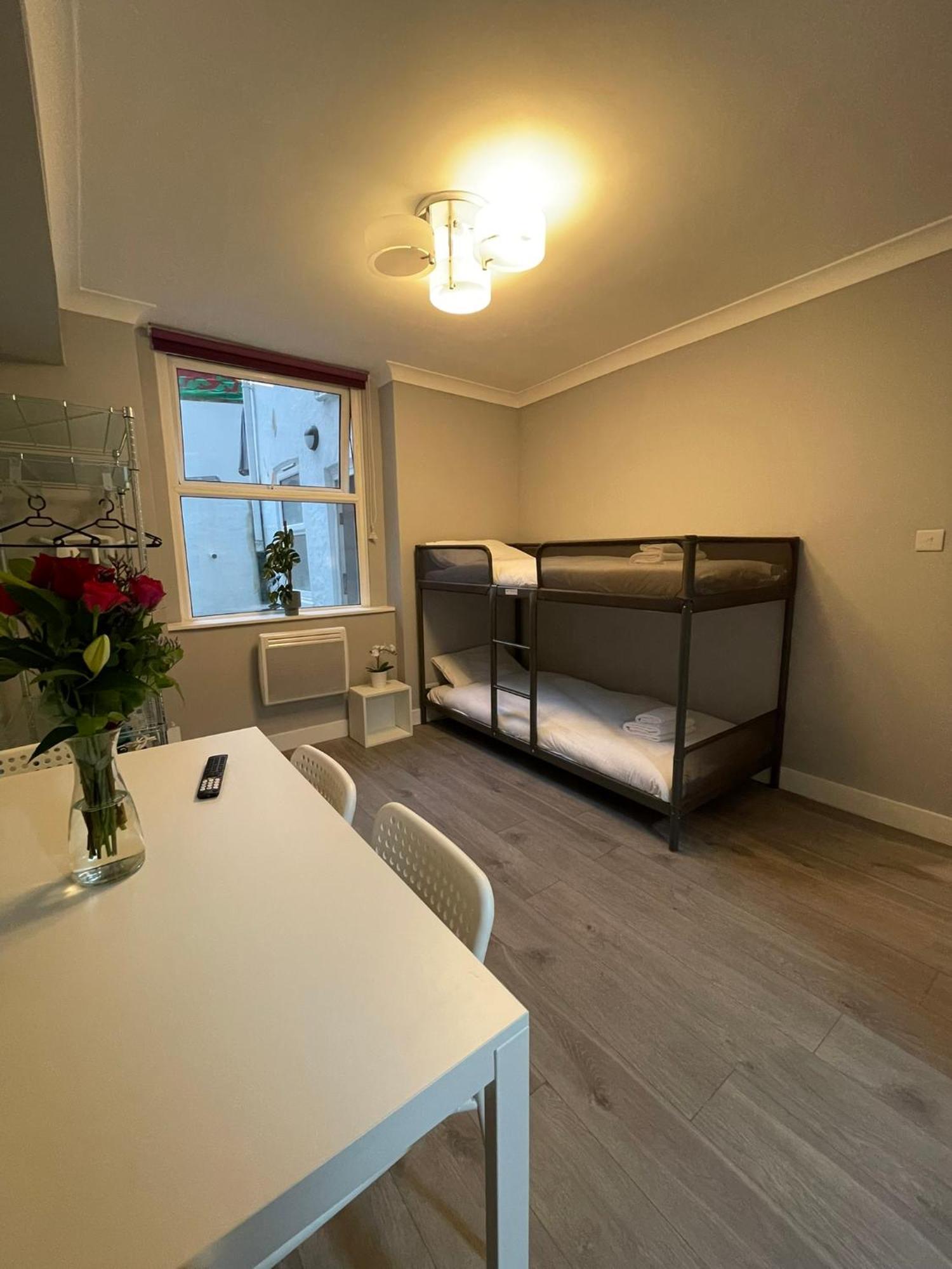 לונדון Westminster Inn מראה חיצוני תמונה